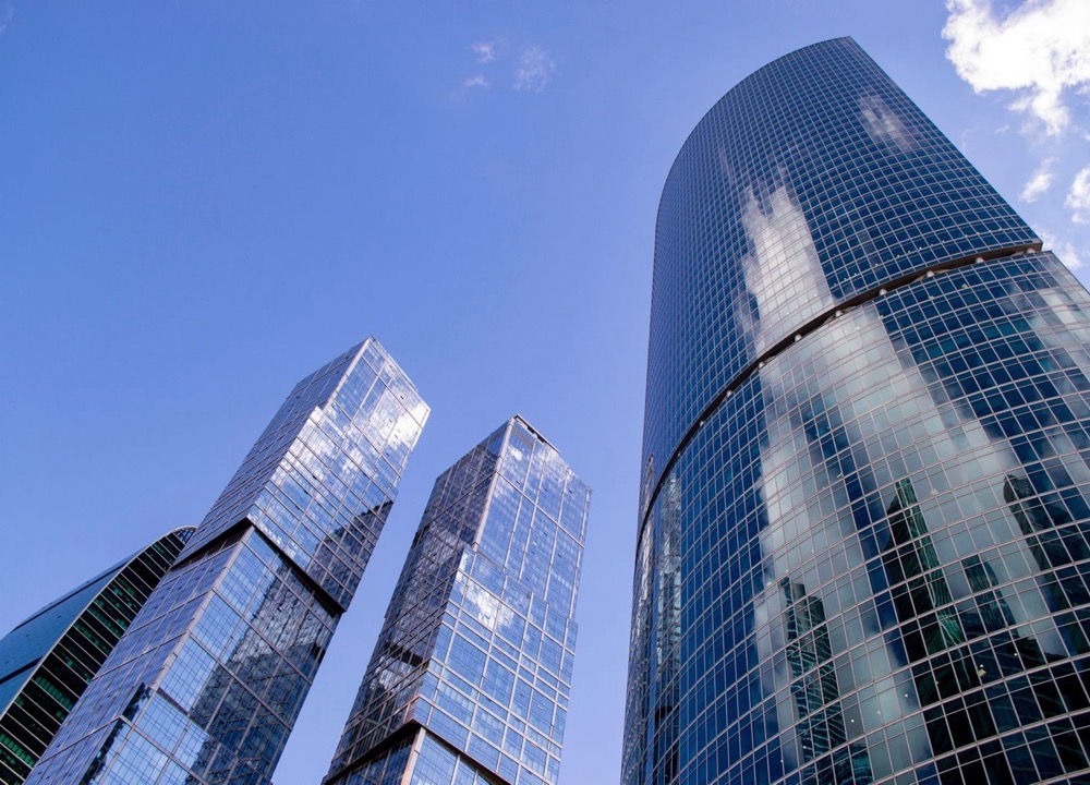 Edifício comercial - Fachada moderna climatizada